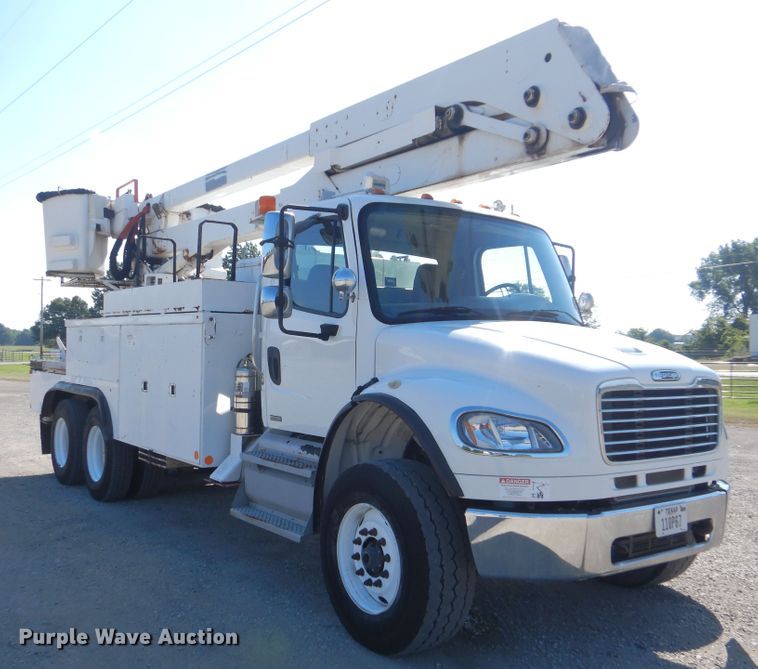 image for item GM9088 2011 Freightliner Business Class M2  bucket truck