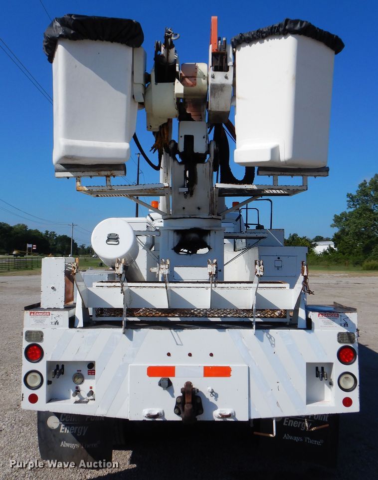 image for item GM9088 2011 Freightliner Business Class M2  bucket truck