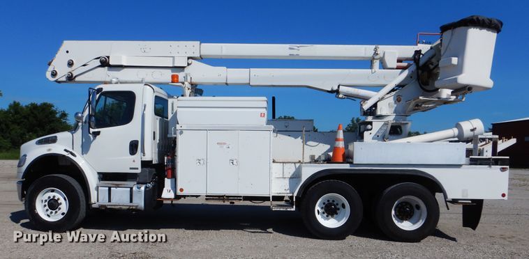 image for item GM9088 2011 Freightliner Business Class M2  bucket truck