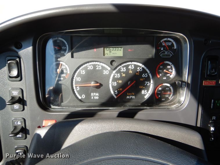 image for item GM9088 2011 Freightliner Business Class M2  bucket truck