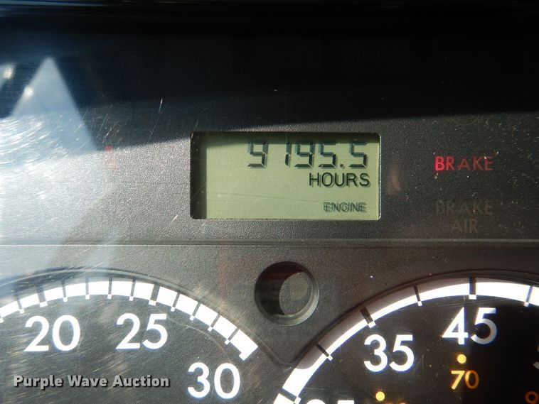 image for item GM9088 2011 Freightliner Business Class M2  bucket truck