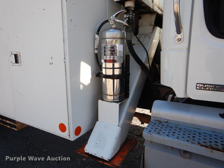 image for item GM9088 2011 Freightliner Business Class M2  bucket truck