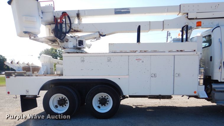 image for item GM9088 2011 Freightliner Business Class M2  bucket truck