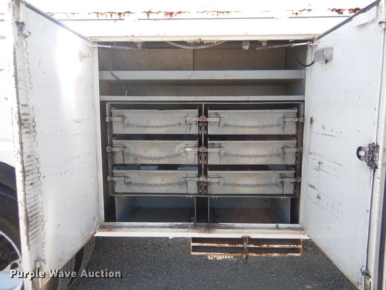 image for item GM9088 2011 Freightliner Business Class M2  bucket truck