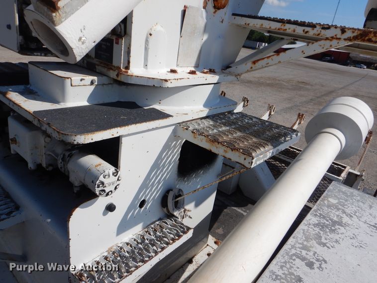 image for item GM9088 2011 Freightliner Business Class M2  bucket truck