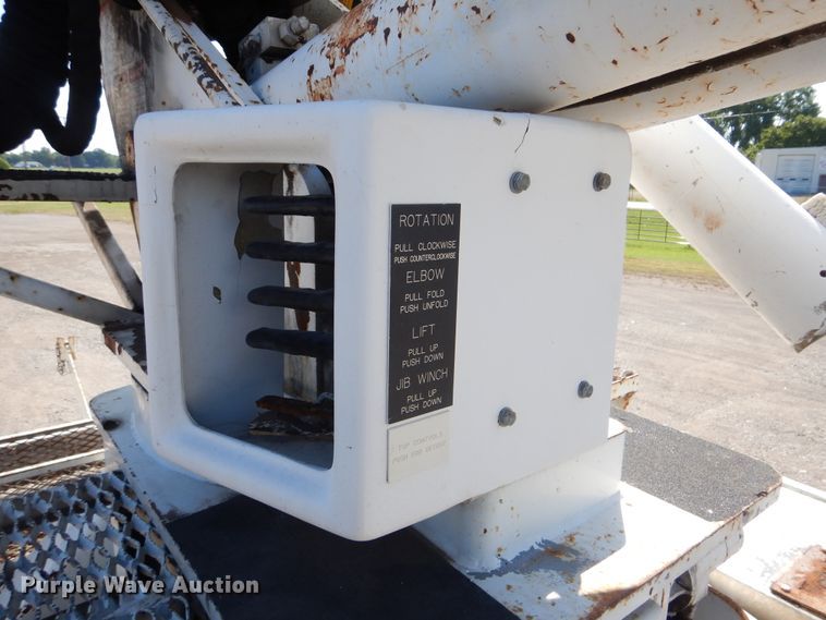 image for item GM9088 2011 Freightliner Business Class M2  bucket truck