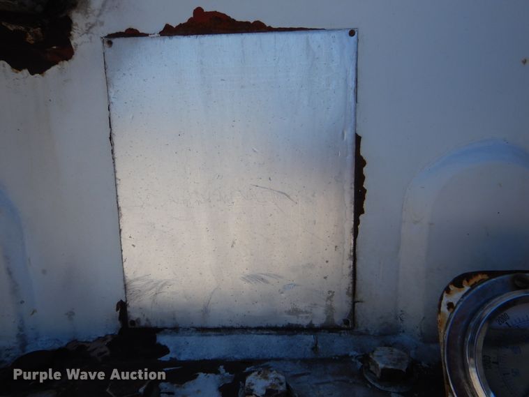 image for item GM9088 2011 Freightliner Business Class M2  bucket truck