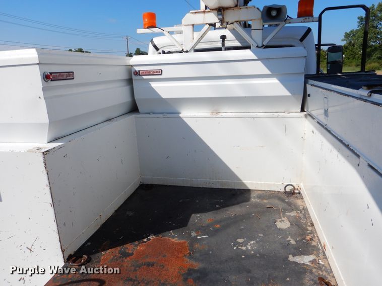 image for item GM9088 2011 Freightliner Business Class M2  bucket truck