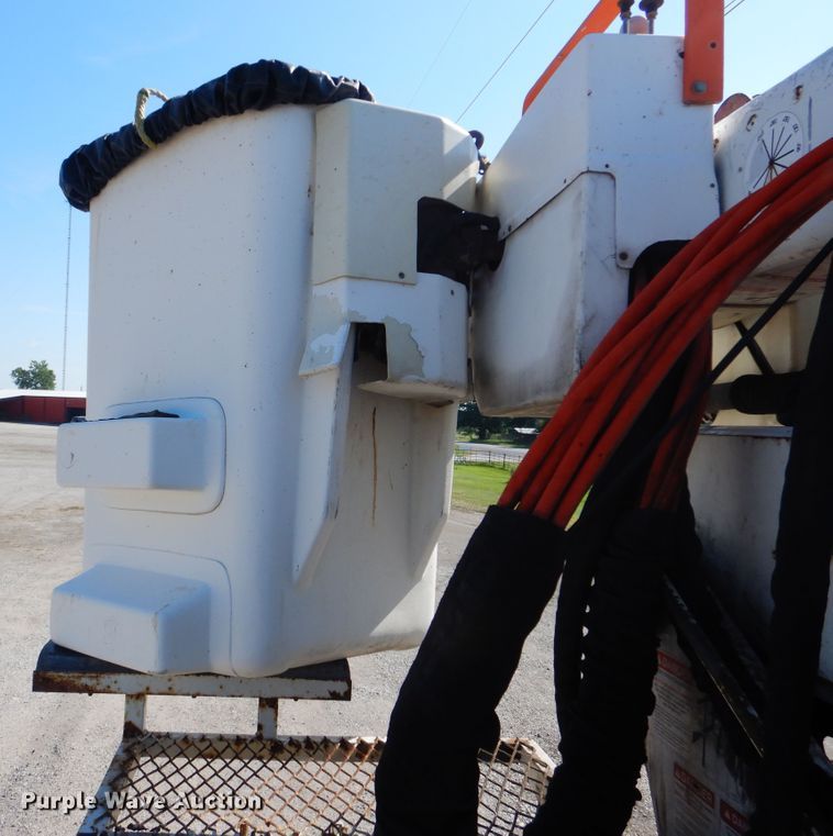 image for item GM9088 2011 Freightliner Business Class M2  bucket truck