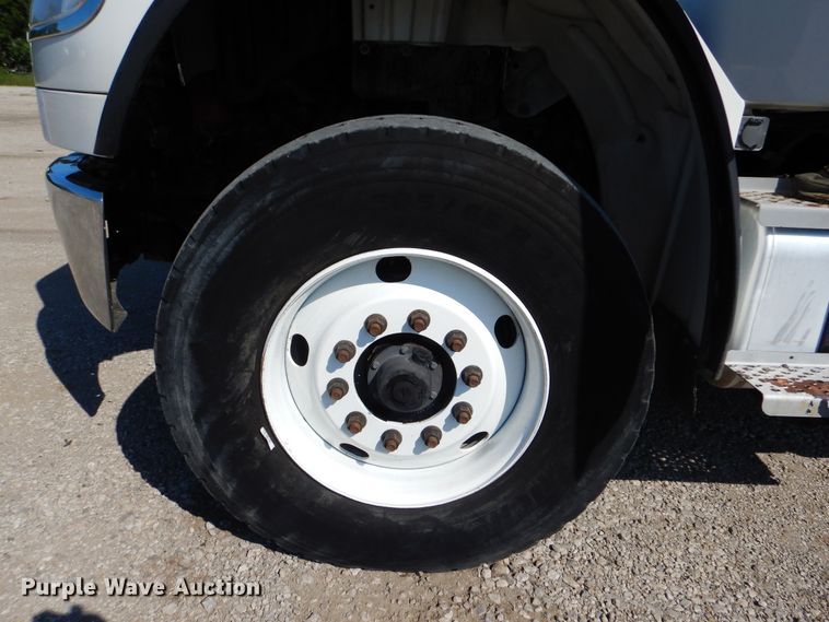 image for item GM9088 2011 Freightliner Business Class M2  bucket truck