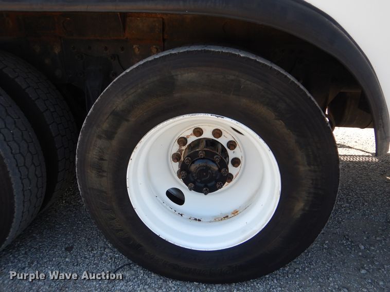 image for item GM9088 2011 Freightliner Business Class M2  bucket truck