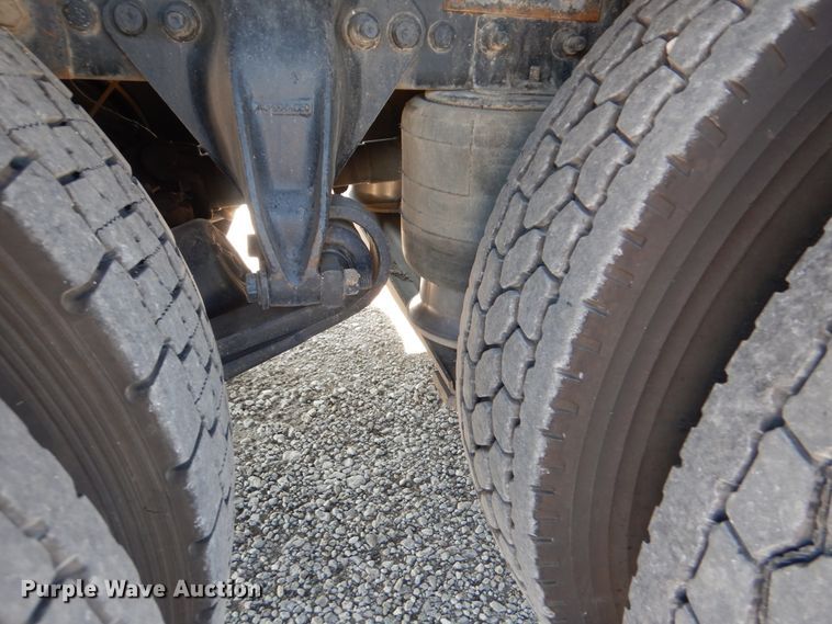 image for item GM9088 2011 Freightliner Business Class M2  bucket truck