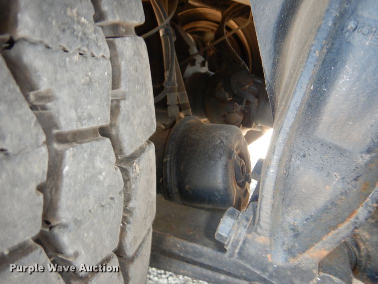 image for item GM9088 2011 Freightliner Business Class M2  bucket truck