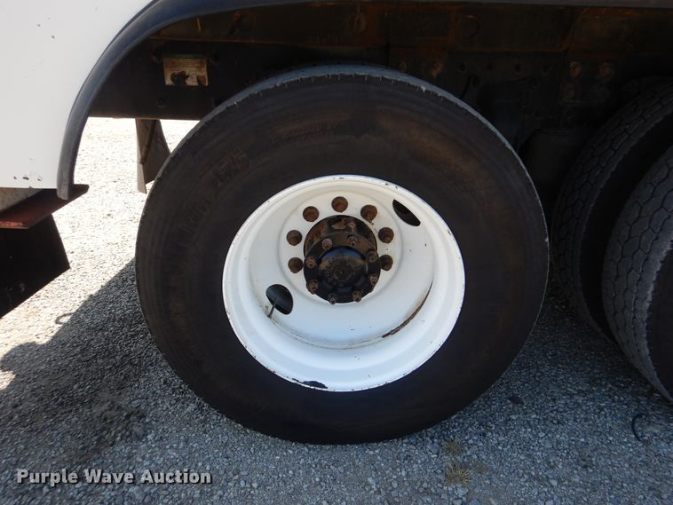 image for item GM9088 2011 Freightliner Business Class M2  bucket truck