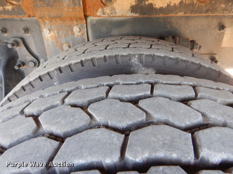 image for item GM9088 2011 Freightliner Business Class M2  bucket truck