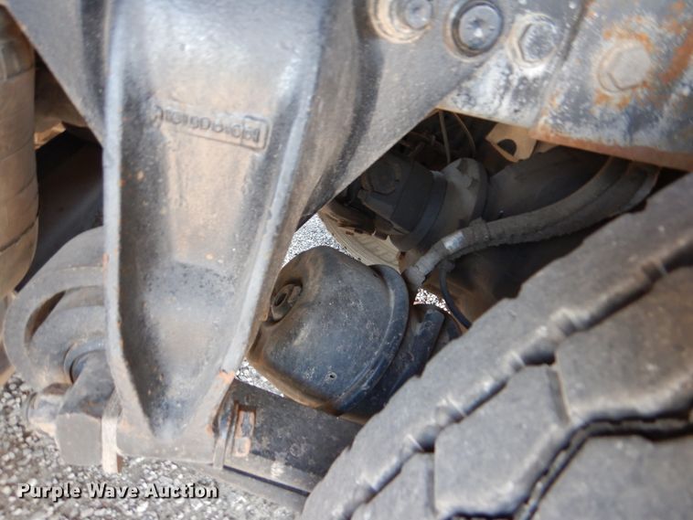 image for item GM9088 2011 Freightliner Business Class M2  bucket truck