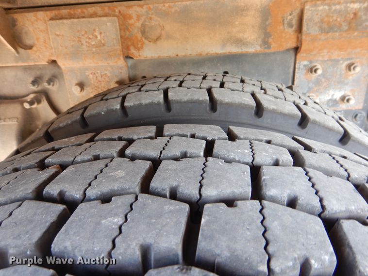 image for item GM9088 2011 Freightliner Business Class M2  bucket truck