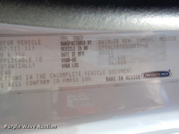 image for item GM9088 2011 Freightliner Business Class M2  bucket truck