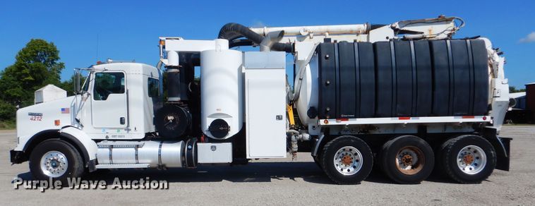 image for item GM9089 2012 Kenworth T800  vacuum excavation truck