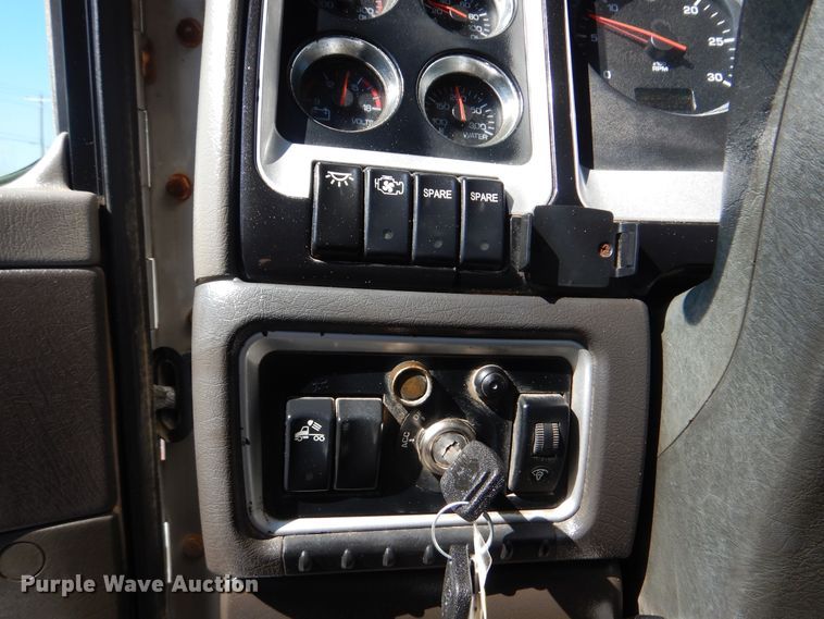 image for item GM9089 2012 Kenworth T800  vacuum excavation truck