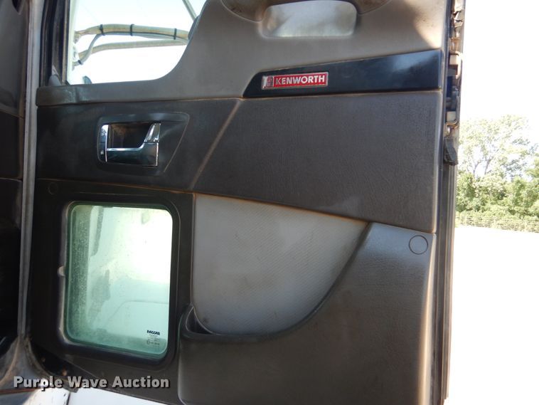 image for item GM9089 2012 Kenworth T800  vacuum excavation truck