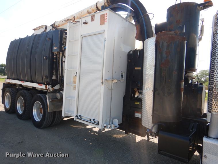 image for item GM9089 2012 Kenworth T800  vacuum excavation truck