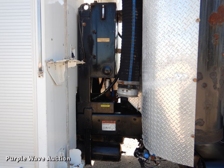 image for item GM9089 2012 Kenworth T800  vacuum excavation truck