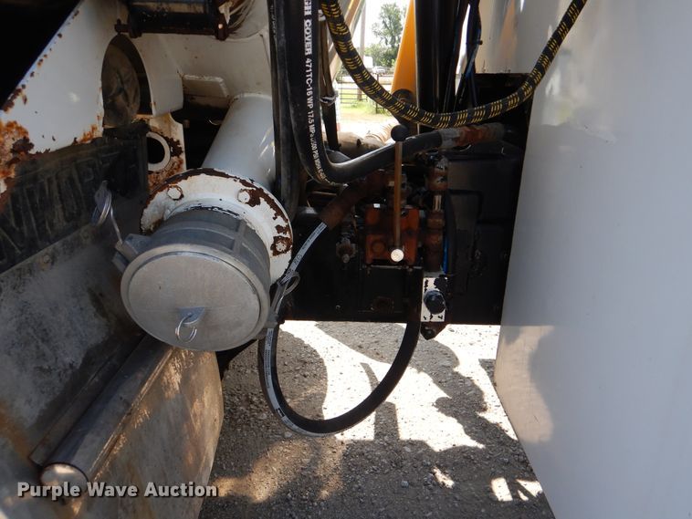 image for item GM9089 2012 Kenworth T800  vacuum excavation truck