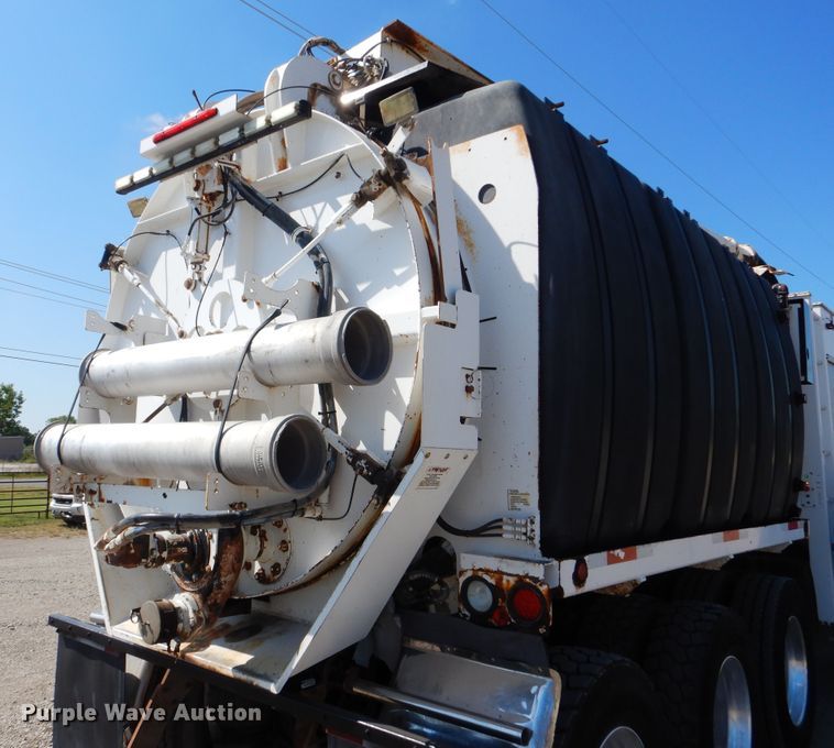 image for item GM9089 2012 Kenworth T800  vacuum excavation truck