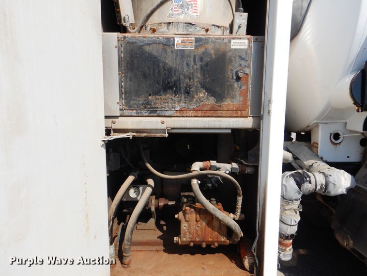 image for item GM9089 2012 Kenworth T800  vacuum excavation truck