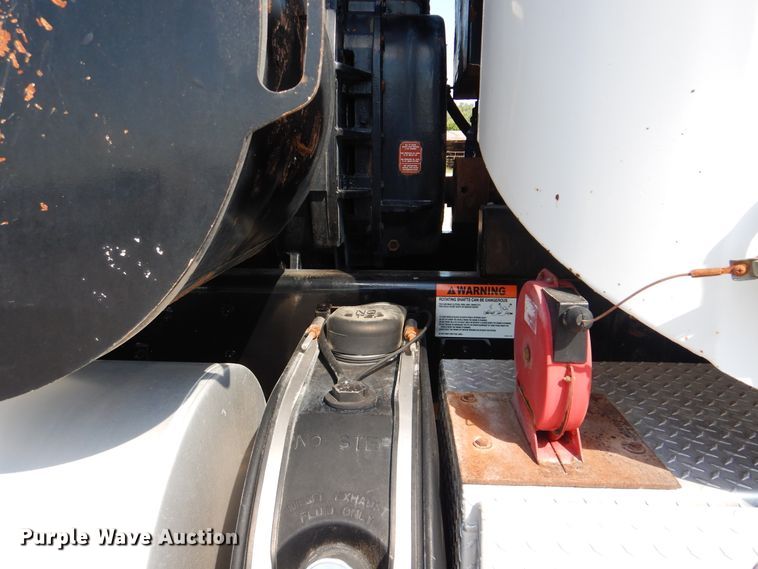 image for item GM9089 2012 Kenworth T800  vacuum excavation truck