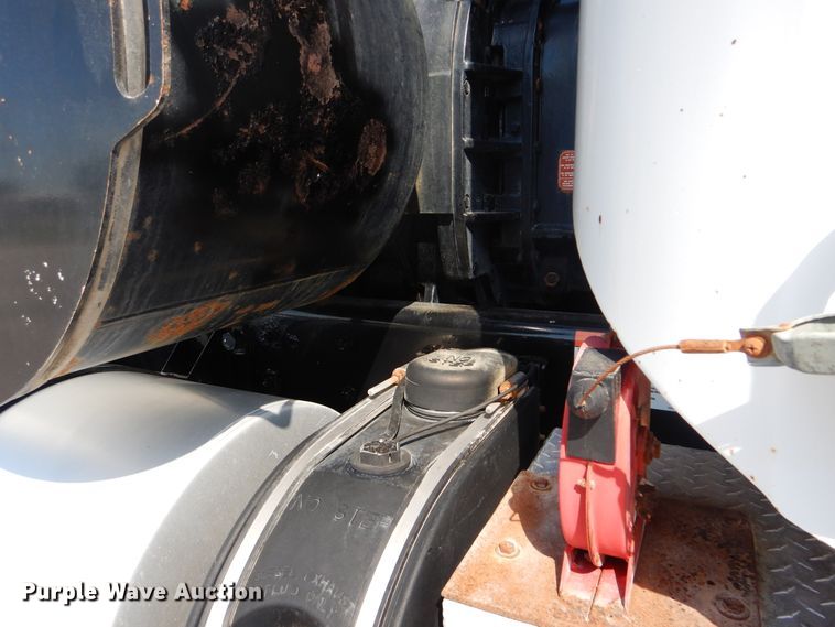 image for item GM9089 2012 Kenworth T800  vacuum excavation truck