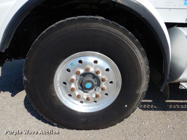 image for item GM9089 2012 Kenworth T800  vacuum excavation truck