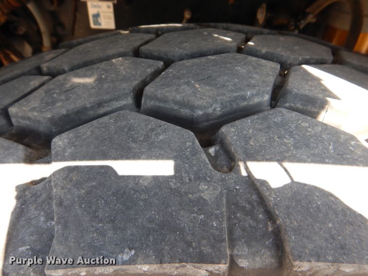 image for item GM9089 2012 Kenworth T800  vacuum excavation truck