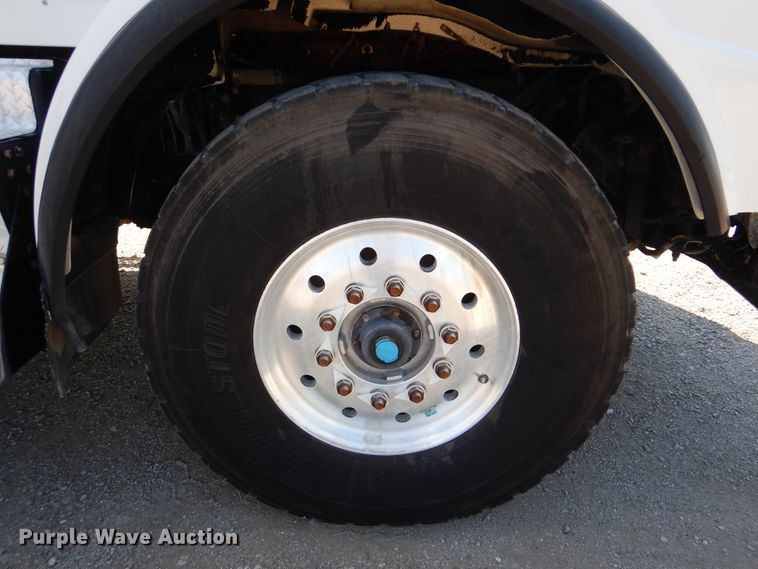 image for item GM9089 2012 Kenworth T800  vacuum excavation truck