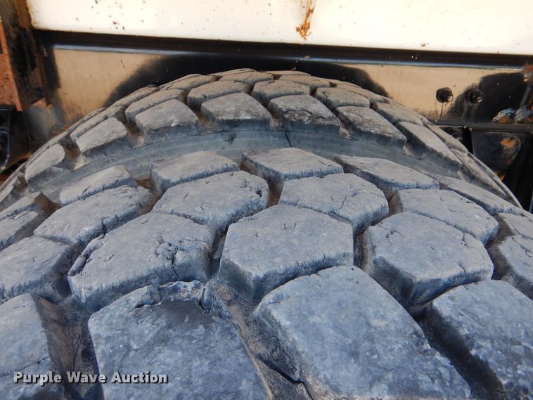 image for item GM9089 2012 Kenworth T800  vacuum excavation truck