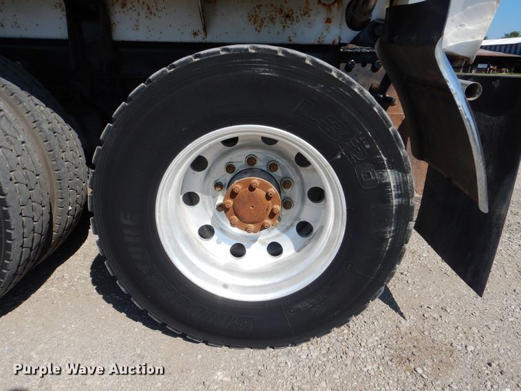 image for item GM9089 2012 Kenworth T800  vacuum excavation truck