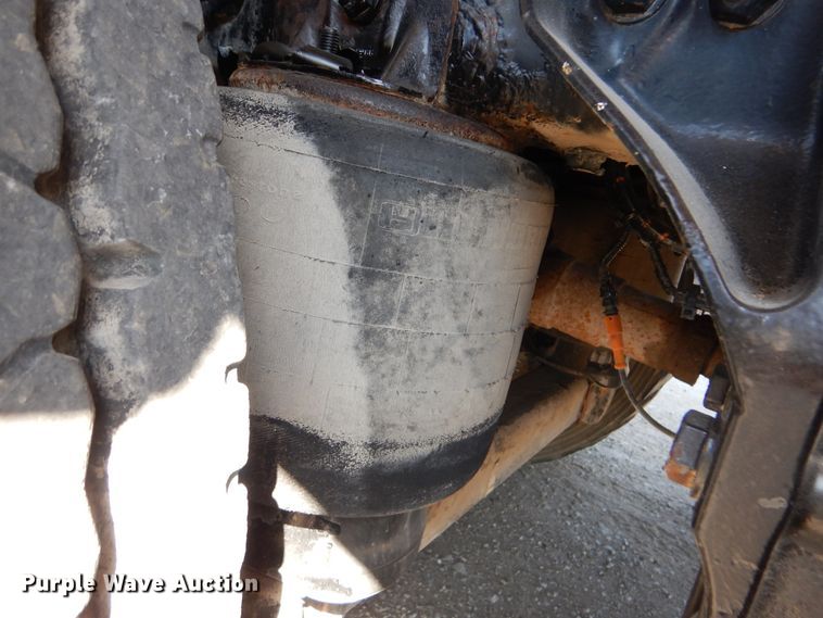 image for item GM9089 2012 Kenworth T800  vacuum excavation truck