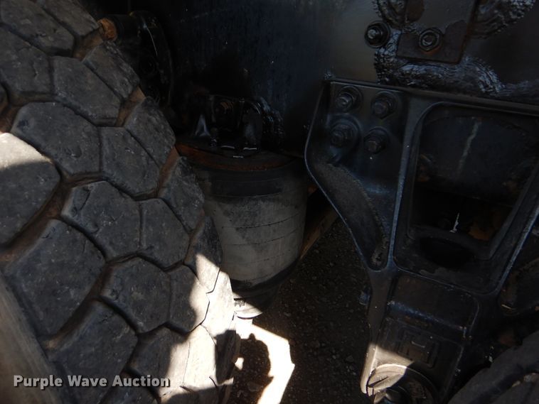 image for item GM9089 2012 Kenworth T800  vacuum excavation truck