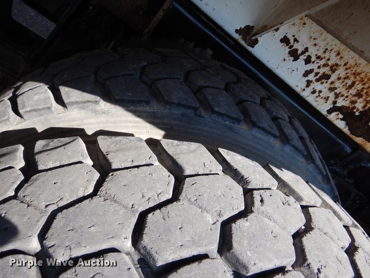 image for item GM9089 2012 Kenworth T800  vacuum excavation truck