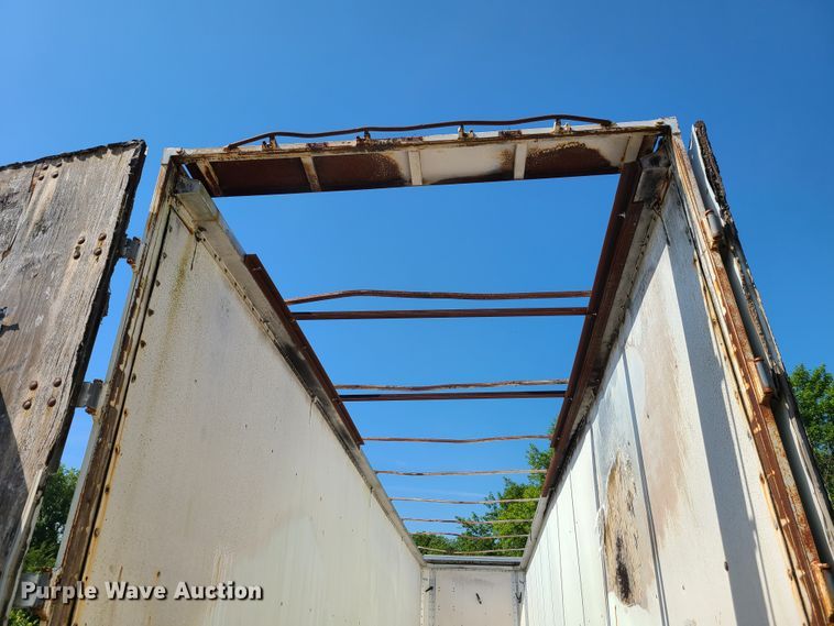 image for item GP9222 1988 Wilkens OK2LA56VCFY walking floor trailer