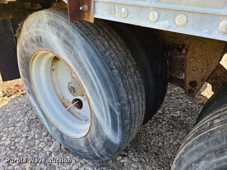 image for item GP9222 1988 Wilkens OK2LA56VCFY walking floor trailer