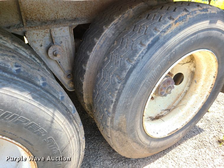 image for item GP9224 1985 Fruehauf ND2-F2-22-T end dump trailer