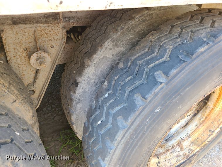 image for item GP9224 1985 Fruehauf ND2-F2-22-T end dump trailer