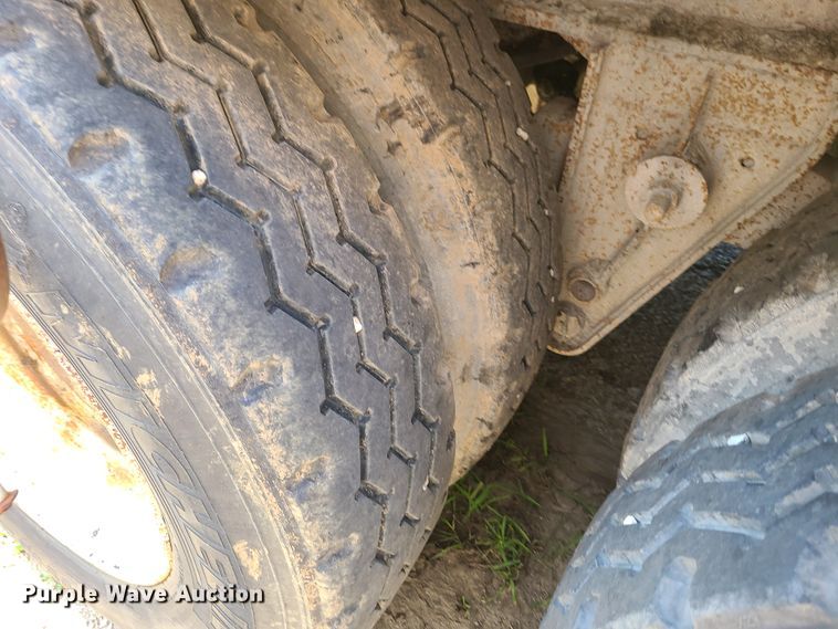 image for item GP9224 1985 Fruehauf ND2-F2-22-T end dump trailer