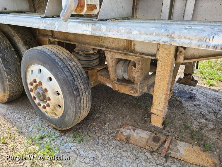 image for item GP9224 1985 Fruehauf ND2-F2-22-T end dump trailer