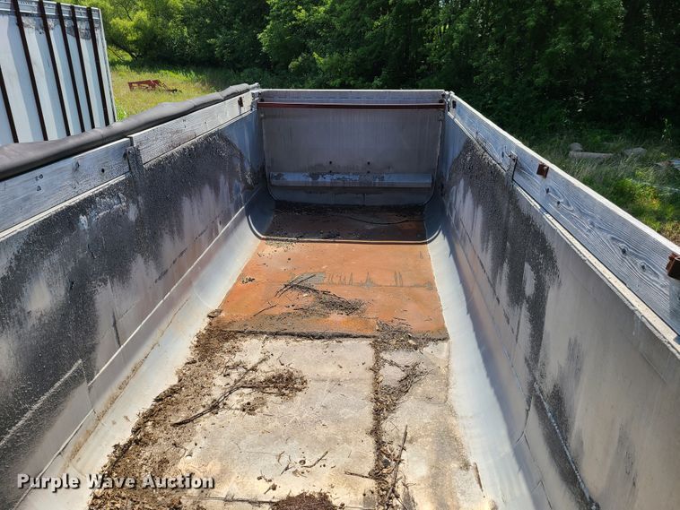 image for item GP9224 1985 Fruehauf ND2-F2-22-T end dump trailer