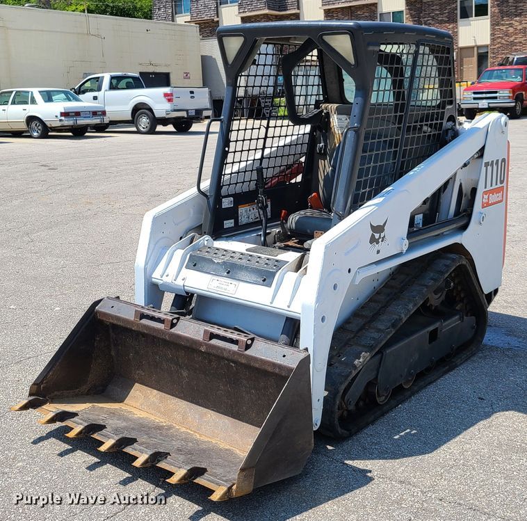 image for item GP9232 2009 Bobcat T110  tracked skid steer loader