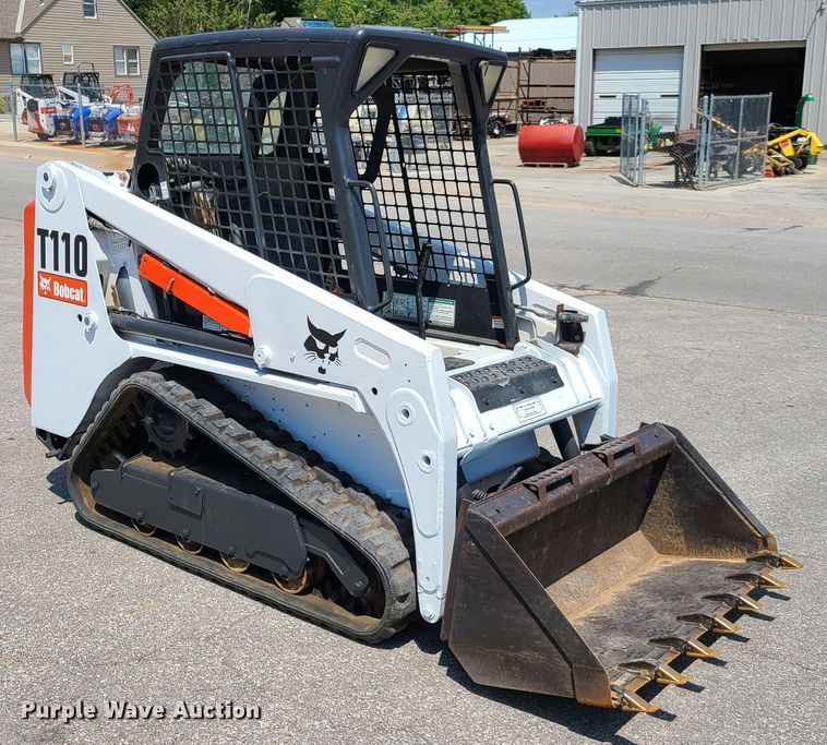 image for item GP9232 2009 Bobcat T110  tracked skid steer loader