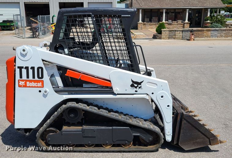 image for item GP9232 2009 Bobcat T110  tracked skid steer loader